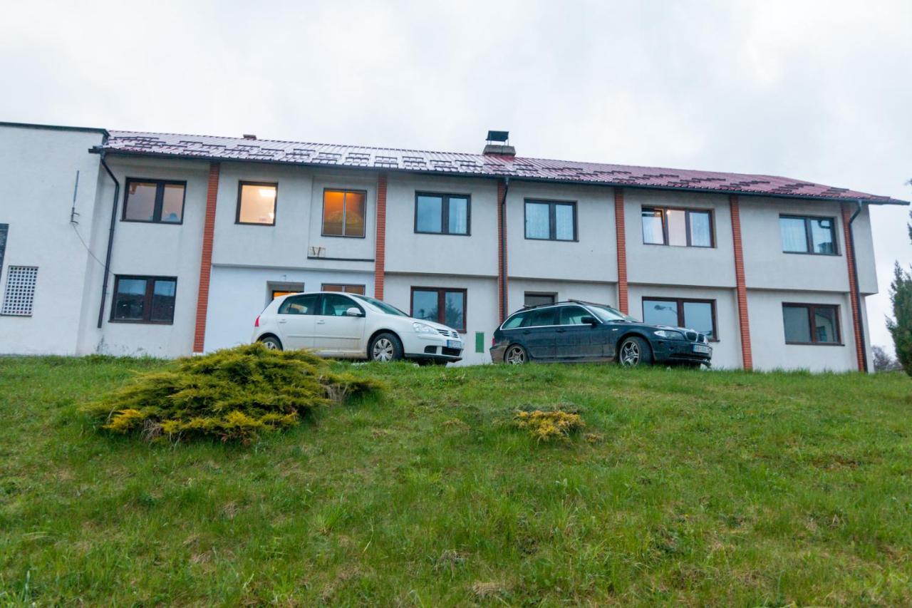 Viktorijini Konaci Aparthotel Kremna Eksteriør bilde